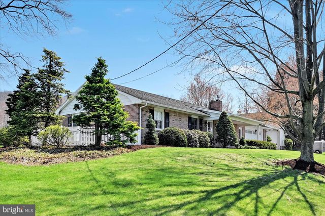 550 STRICKLERSTOWN RD, Newmanstown, PA 17073