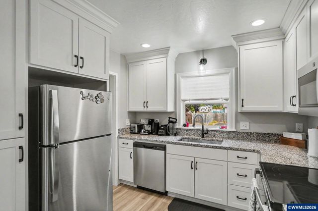575 E Jefferson St, Stayton, OR 97383