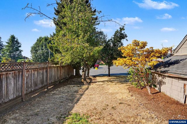 575 E Jefferson St, Stayton, OR 97383