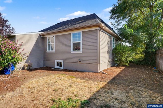 575 E Jefferson St, Stayton, OR 97383