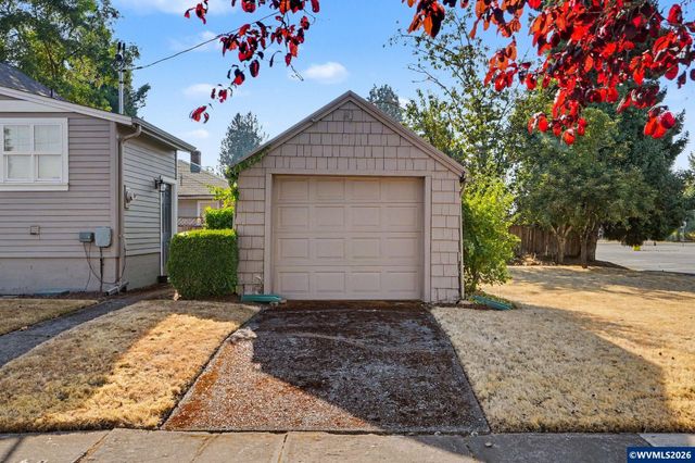 575 E Jefferson St, Stayton, OR 97383