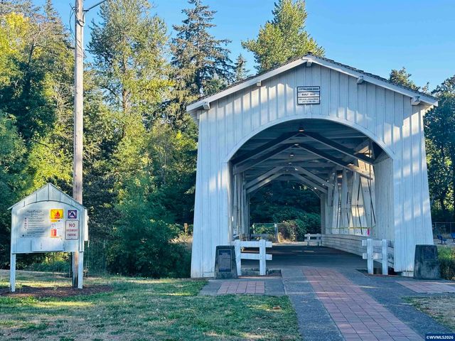 575 E Jefferson St, Stayton, OR 97383
