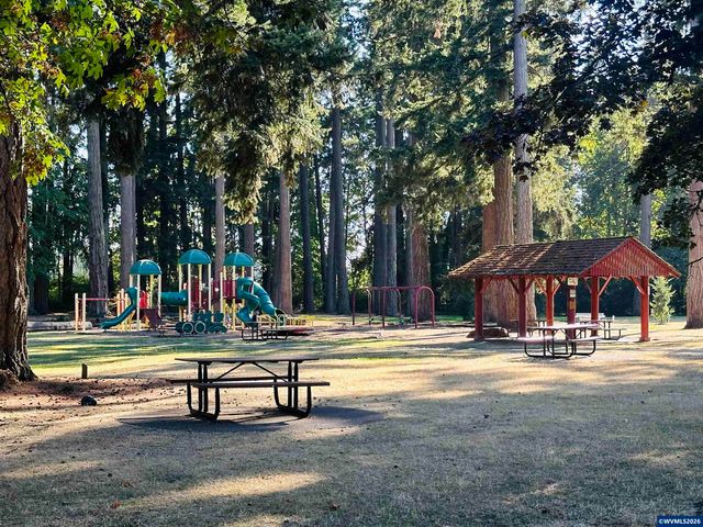 575 E Jefferson St, Stayton, OR 97383