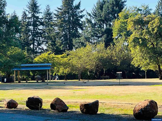 575 E Jefferson St, Stayton, OR 97383