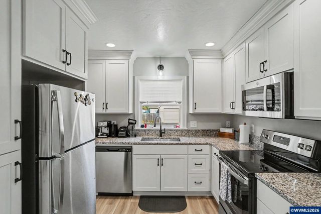 575 E Jefferson St, Stayton, OR 97383