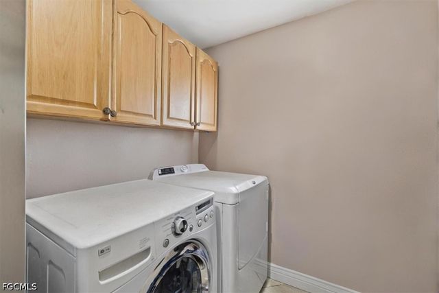 403 SW 28th PL, Cape Coral, FL 33991