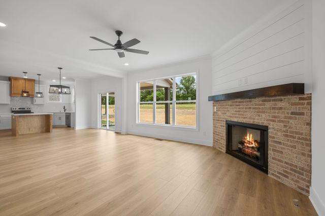 211 Blantons Park Dr, Gallatin, TN 37066