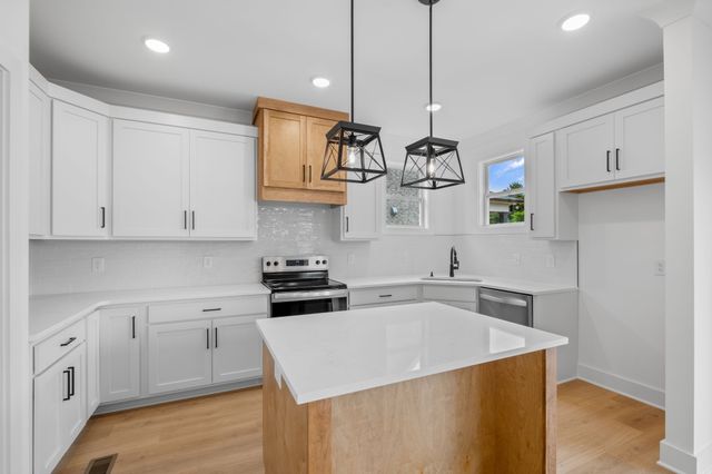 211 Blantons Park Dr, Gallatin, TN 37066