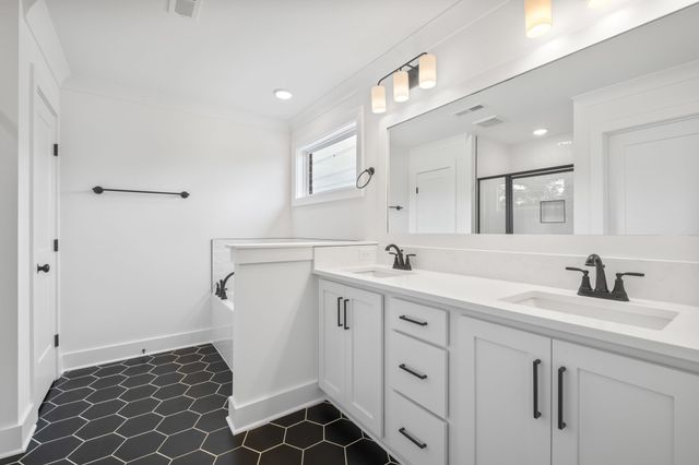 211 Blantons Park Dr, Gallatin, TN 37066