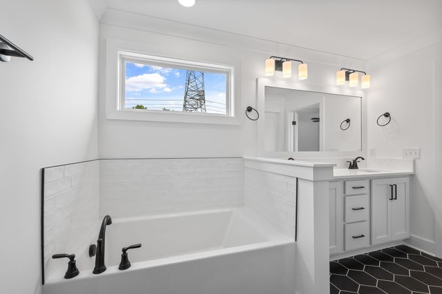 211 Blantons Park Dr, Gallatin, TN 37066