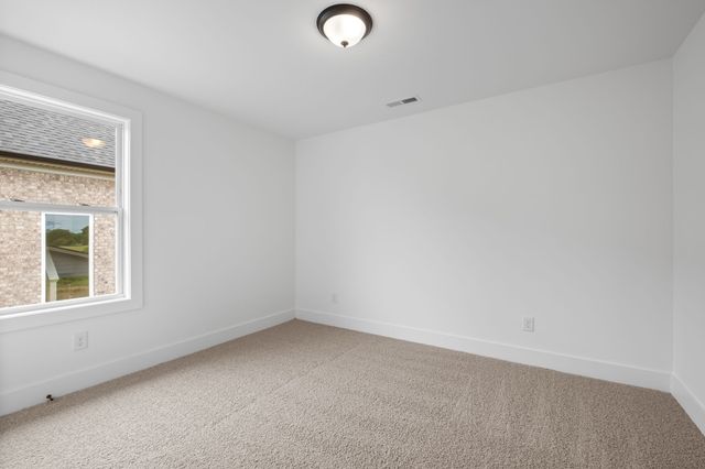 211 Blantons Park Dr, Gallatin, TN 37066