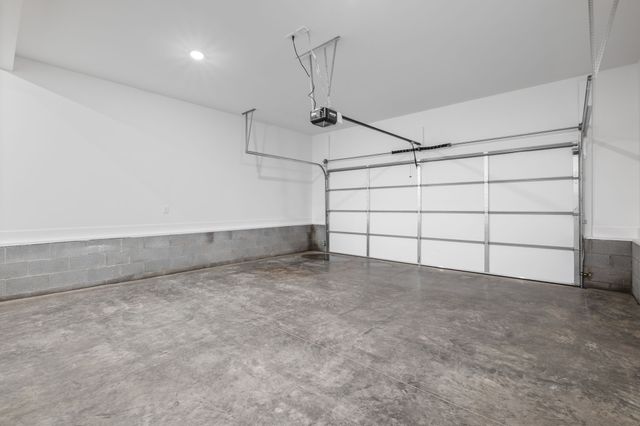 211 Blantons Park Dr, Gallatin, TN 37066