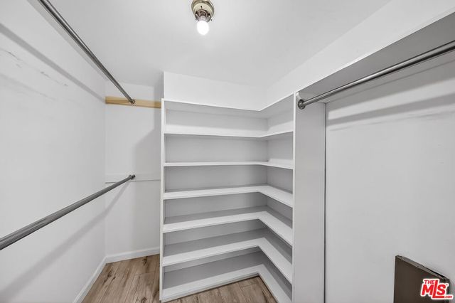 2700 Cahuenga Boulevard E. 4220, Los Angeles, CA 90068