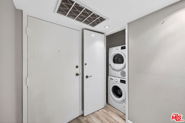 2700 Cahuenga Boulevard E. 4220, Los Angeles, CA 90068