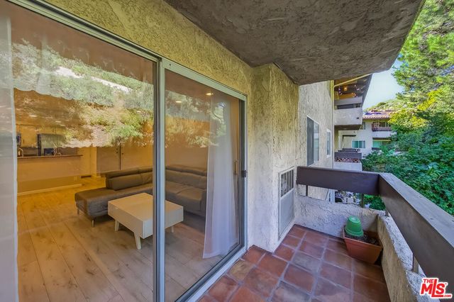 2700 Cahuenga Boulevard E. 4220, Los Angeles, CA 90068