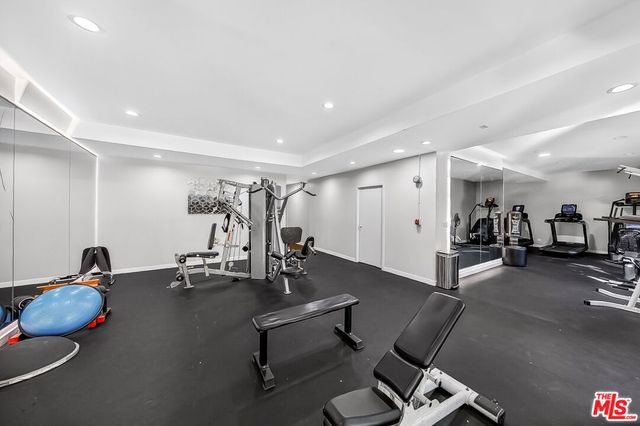 2700 Cahuenga Boulevard E. 4220, Los Angeles, CA 90068