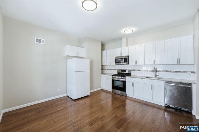 314 W 7th Avenue, Newark, NJ 07107