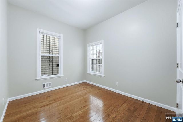 314 W 7th Avenue, Newark, NJ 07107