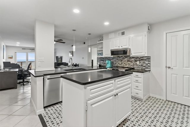 5973 State Highway 361 436, Port Aransas, TX 78373