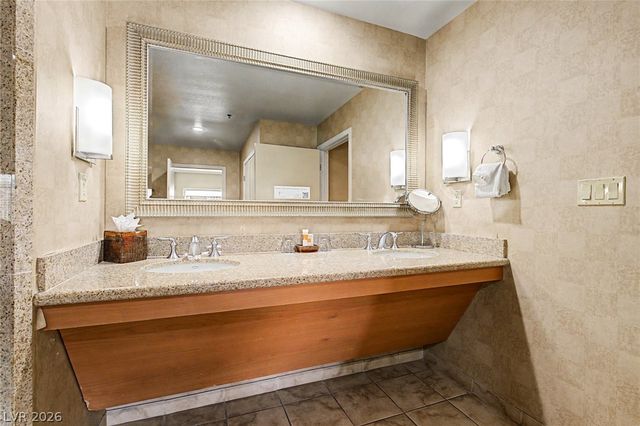 211 East Flamingo Road 1504, Las Vegas, NV 89169