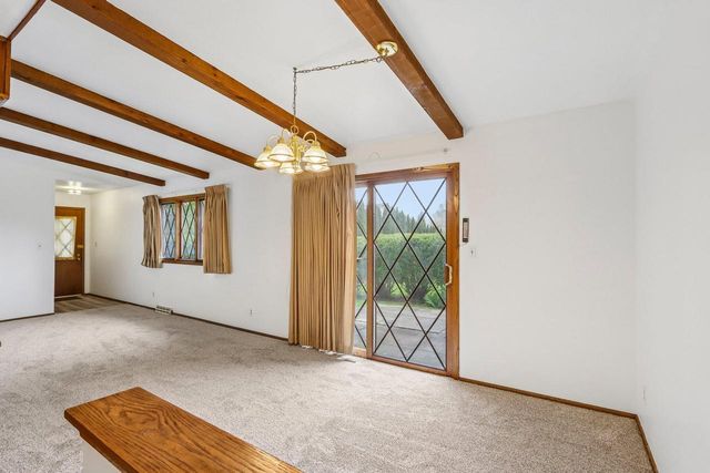 17654 Nassau DRIVE, Brookfield, WI 53045