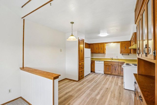 17654 Nassau DRIVE, Brookfield, WI 53045