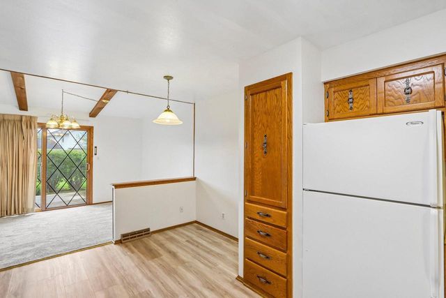17654 Nassau DRIVE, Brookfield, WI 53045