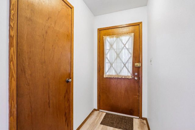 17654 Nassau DRIVE, Brookfield, WI 53045