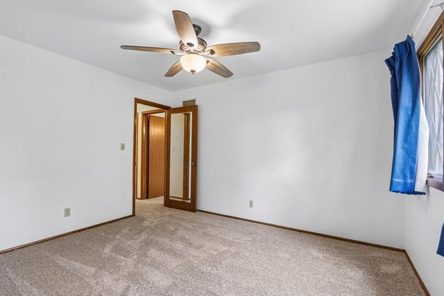17654 Nassau DRIVE, Brookfield, WI 53045