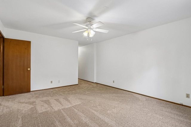 17654 Nassau DRIVE, Brookfield, WI 53045