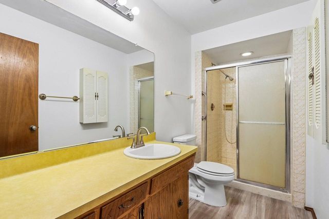 17654 Nassau DRIVE, Brookfield, WI 53045