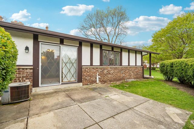 17654 Nassau DRIVE, Brookfield, WI 53045