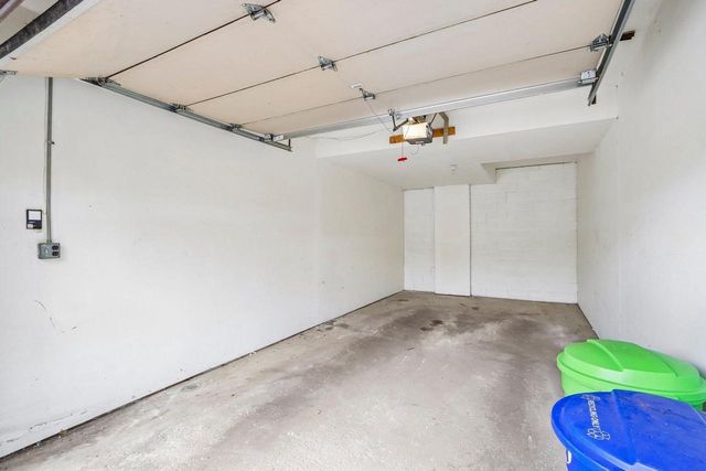 17654 Nassau DRIVE, Brookfield, WI 53045