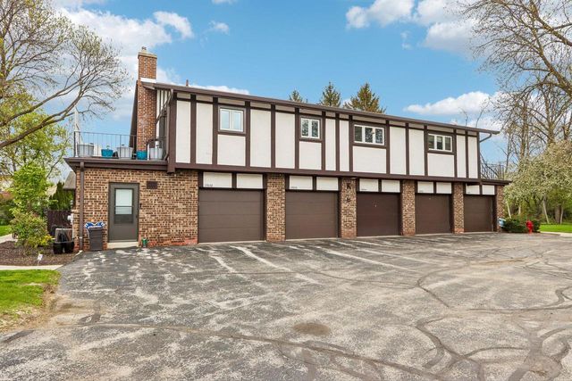 17654 Nassau DRIVE, Brookfield, WI 53045