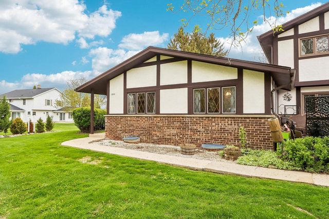 17654 Nassau DRIVE, Brookfield, WI 53045