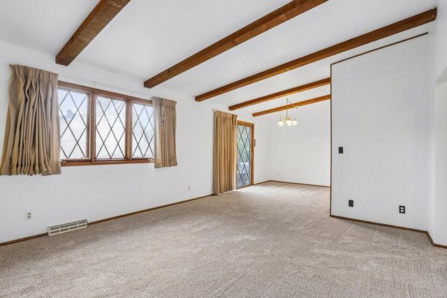 17654 Nassau DRIVE, Brookfield, WI 53045