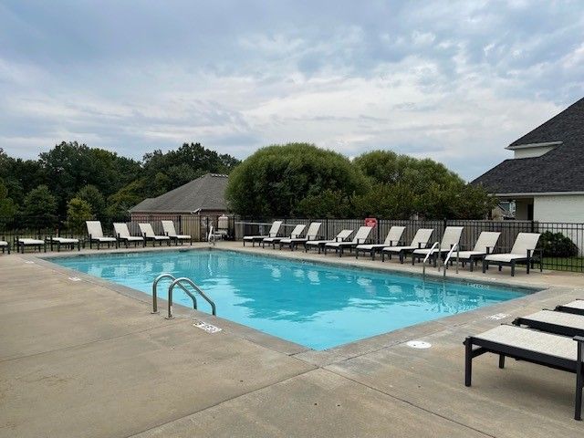 3003 N Grey Squirrel Drive, Fayetteville, AR 72704