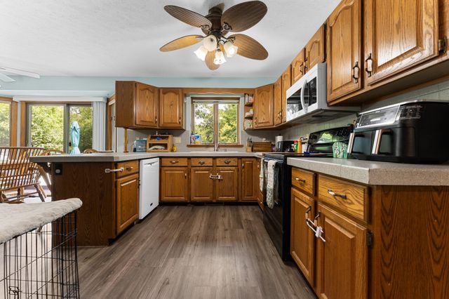 5893 Mary King Drive, Jackson, MI 49201