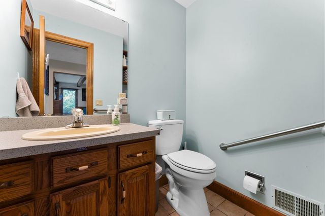 5893 Mary King Drive, Jackson, MI 49201