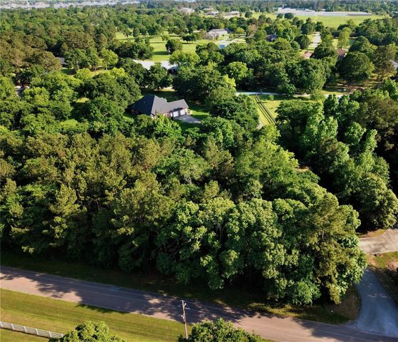 8 Dairyland, Willis, TX 77318