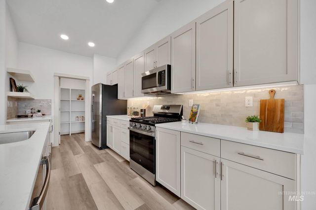 17810 N Onaway Ave., Nampa, ID 83687