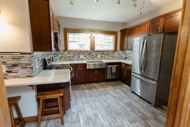 2401 Brady Street, Davenport, IA 52803