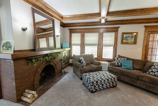 2401 Brady Street, Davenport, IA 52803