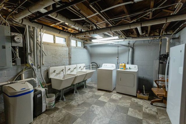 2401 Brady Street, Davenport, IA 52803