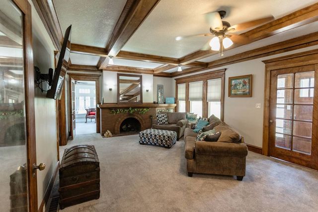 2401 Brady Street, Davenport, IA 52803