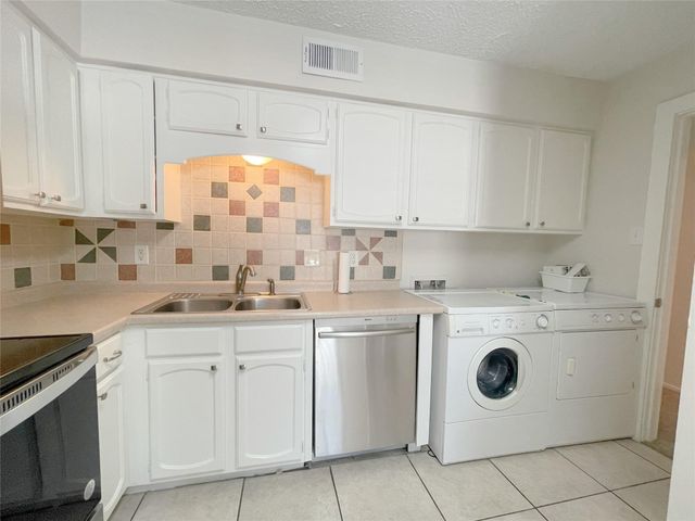 443 N Post Oak Lane Lane 443, Houston, TX 77024