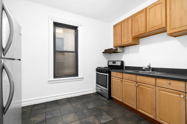 345 Montgomery St Apt 3G, New York City, NY 11225
