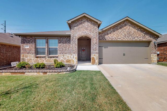 1217 Briar Hill Drive, Denton, TX 76207