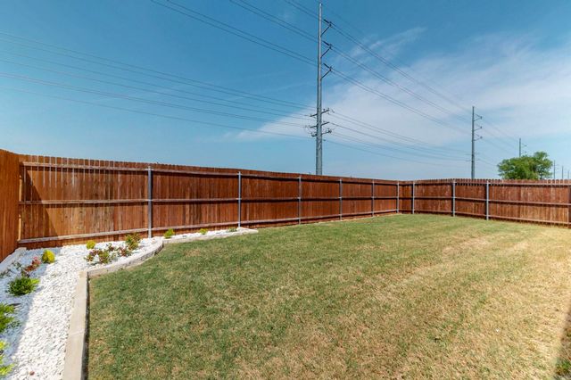 1217 Briar Hill Drive, Denton, TX 76207