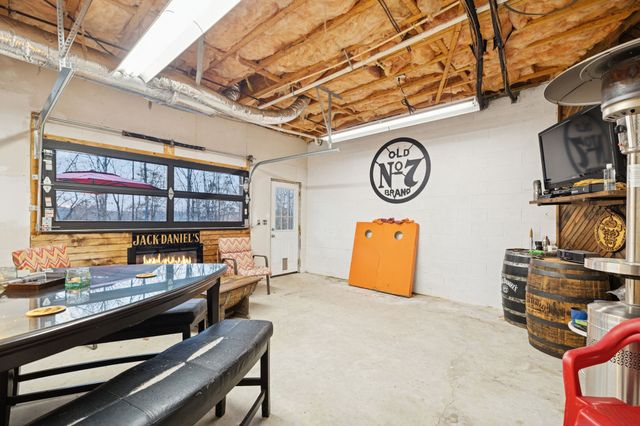 516 Rhotons Chapel Rd, Manchester, TN 37355